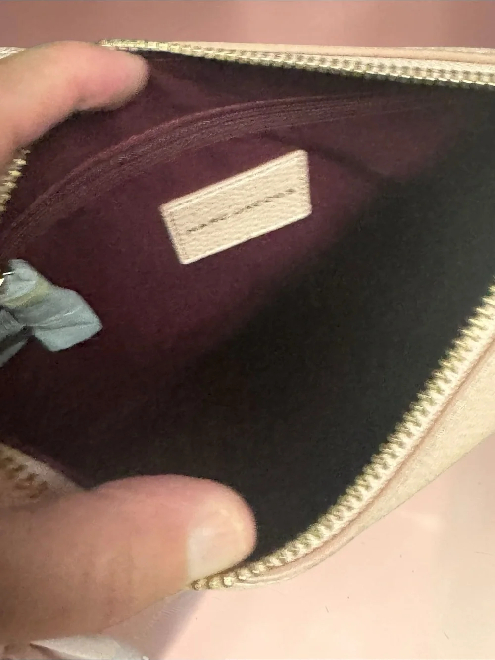 Marc Jacobs dimensions 25